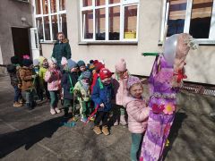 Powitanie wiosny maluchy i średniaki