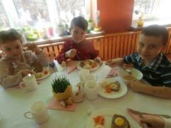 Wielkanocny obiad w Stokrotkach