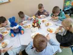 Wielkanocny obiad w Słonecznikach