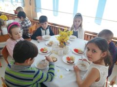 Wielkanocny obiad w Makach