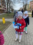 Przemarsz dzieci z marzannami