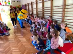 odwiedziny animatorów z Sali zabaw "Fikołki"